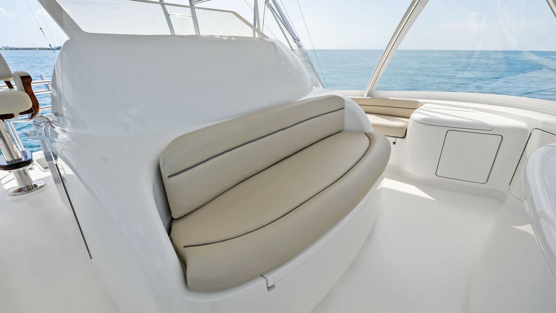 Flybridge Helm Seating