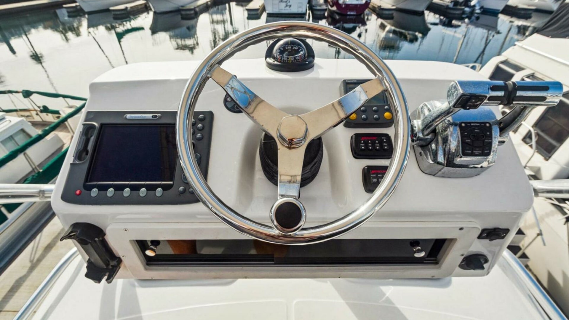 HAMMERHEAD II 34ft Boston Whaler Yacht For Sale