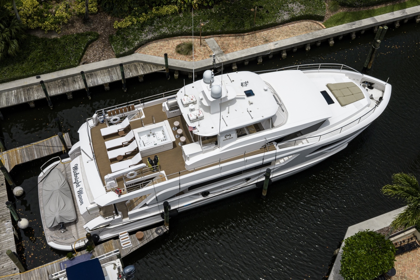 Midnight Moon 85ft Horizon Yacht For Sale