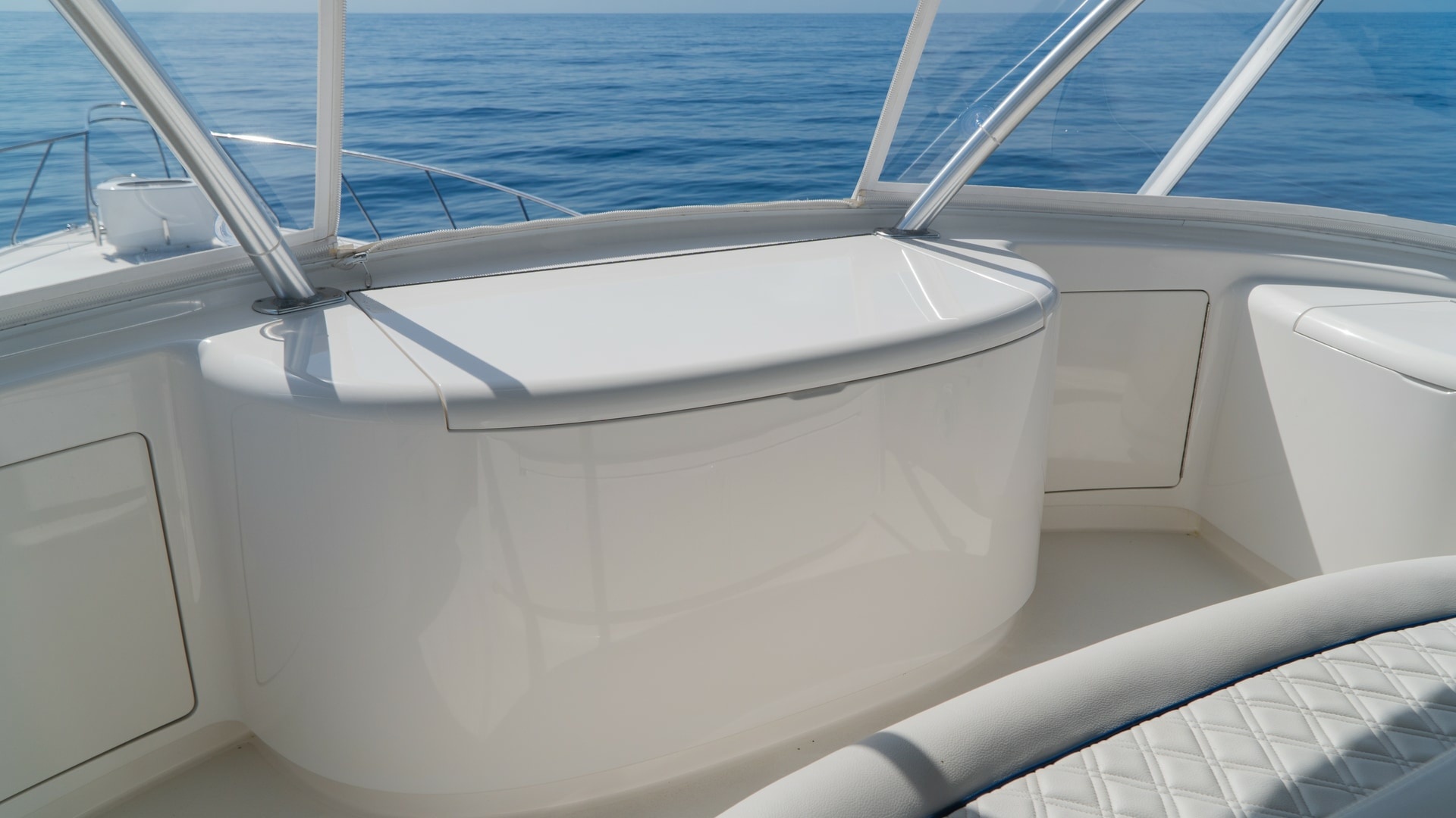 Flybridge Seating with Ocean View