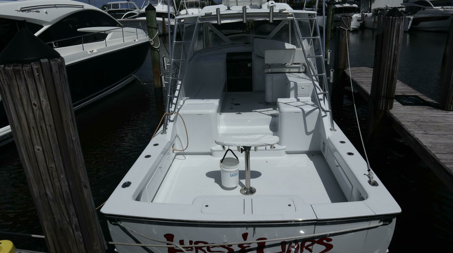 2002 Miller Marine 38 Open — photograph 3