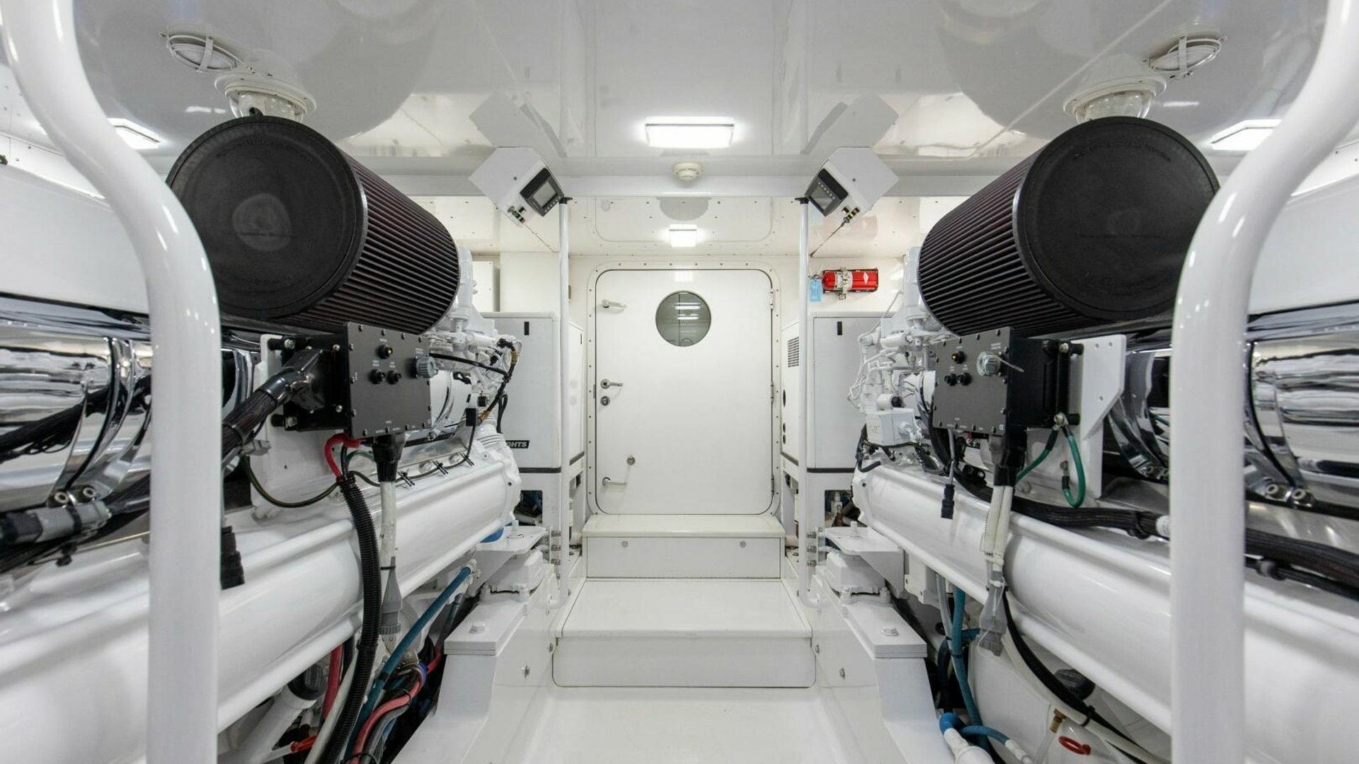 Badonkadonk 76ft Whiticar Yacht For Sale