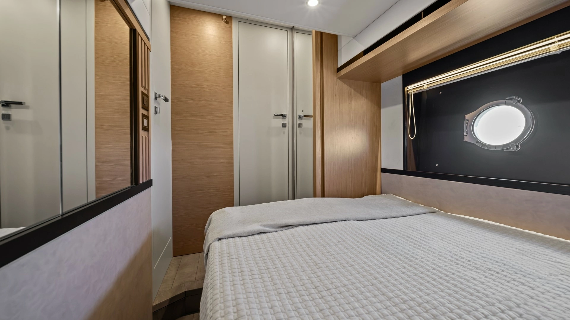 Absolute Navetta 58 Yacht For Sale