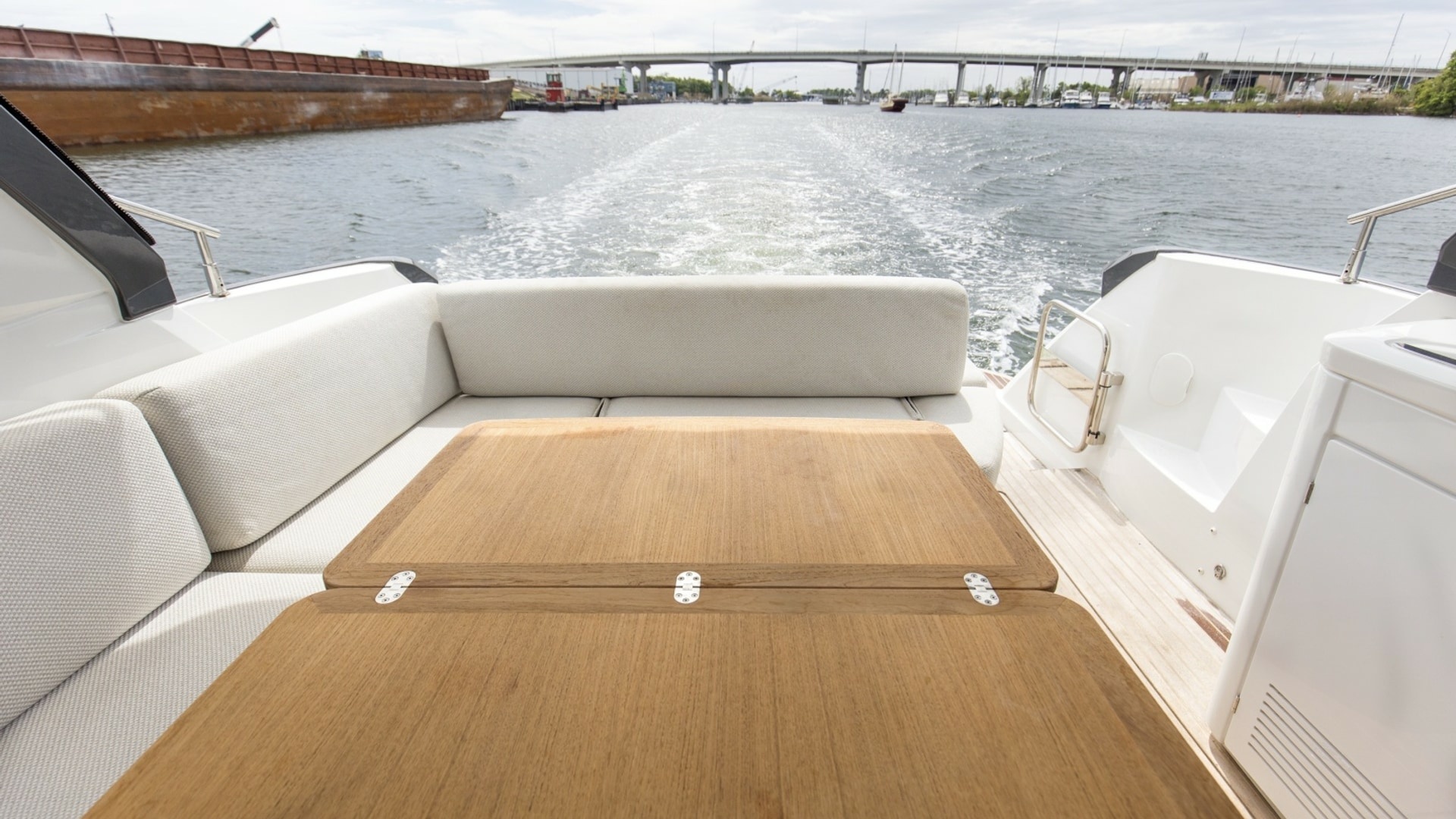 Beneteau 41 Grand Turismo — War Downs Eagle - Photo 27