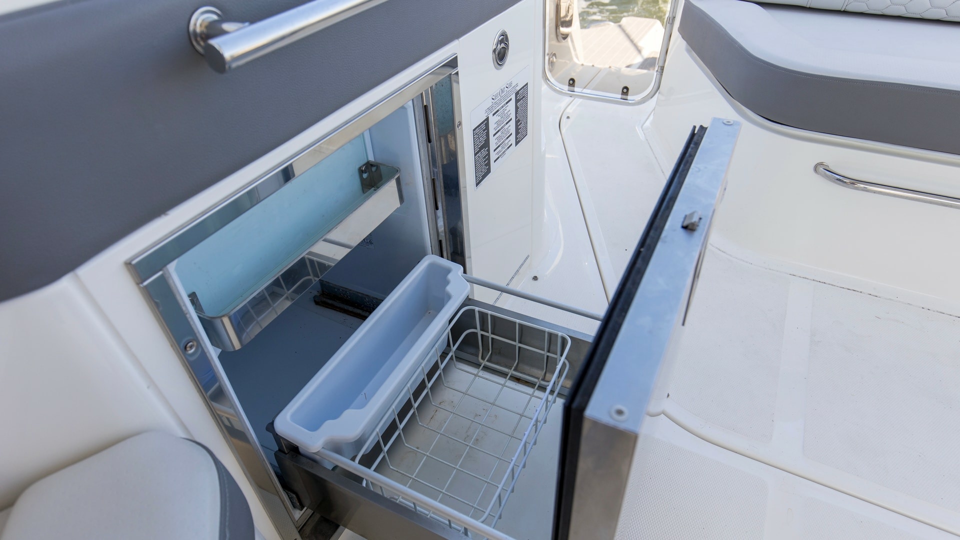 Raya Sunshine 32ft Sea Ray Yacht For Sale