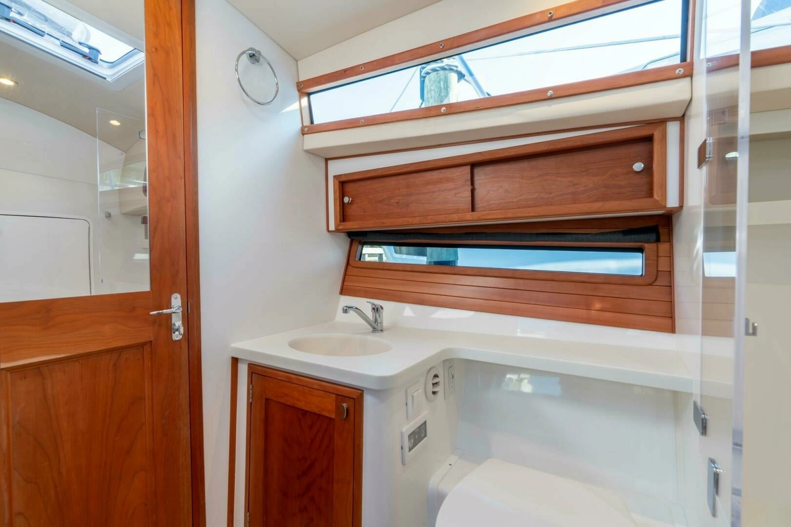 MJM 42 Yacht For Sale
