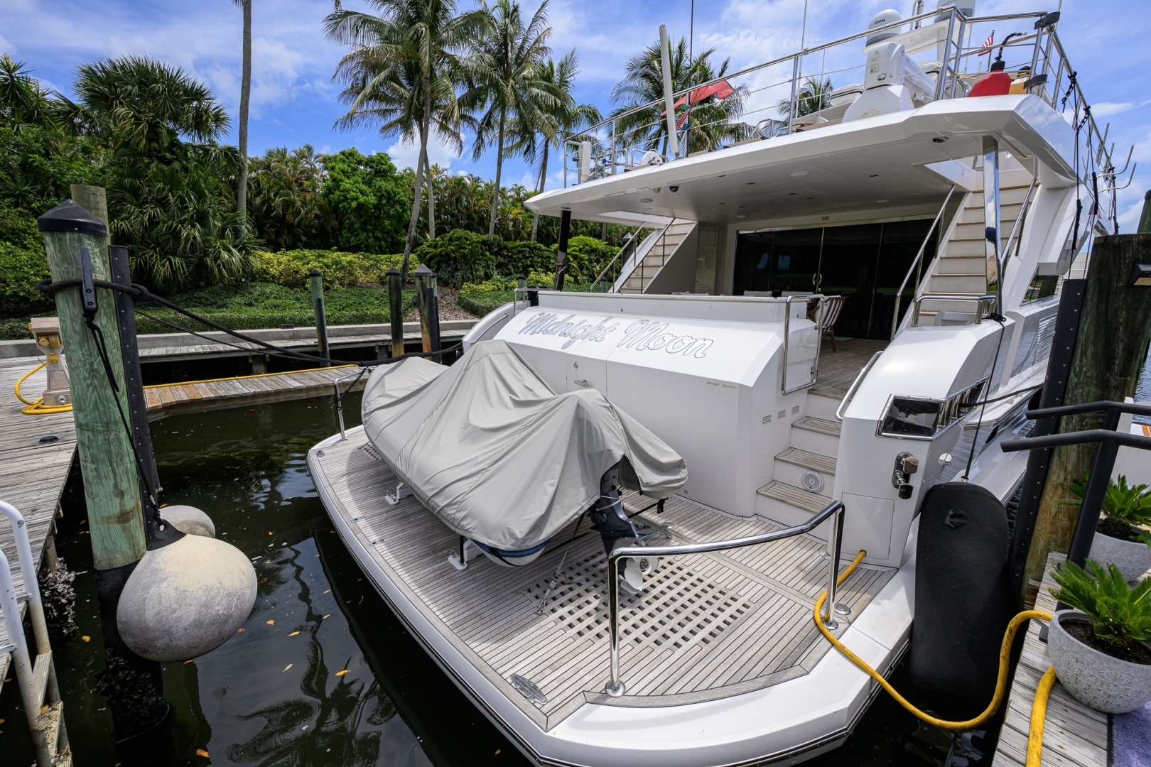 Midnight Moon 85ft Horizon Yacht For Sale