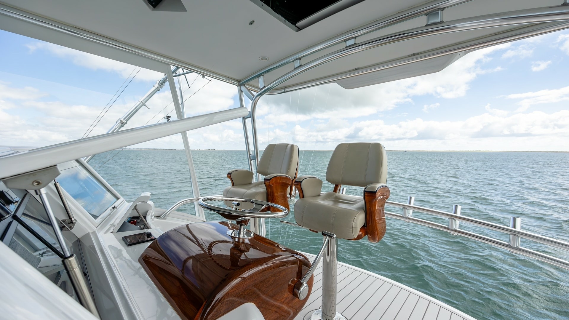 2008 Winter Custom Yachts 62 Sportfish — photograph 3