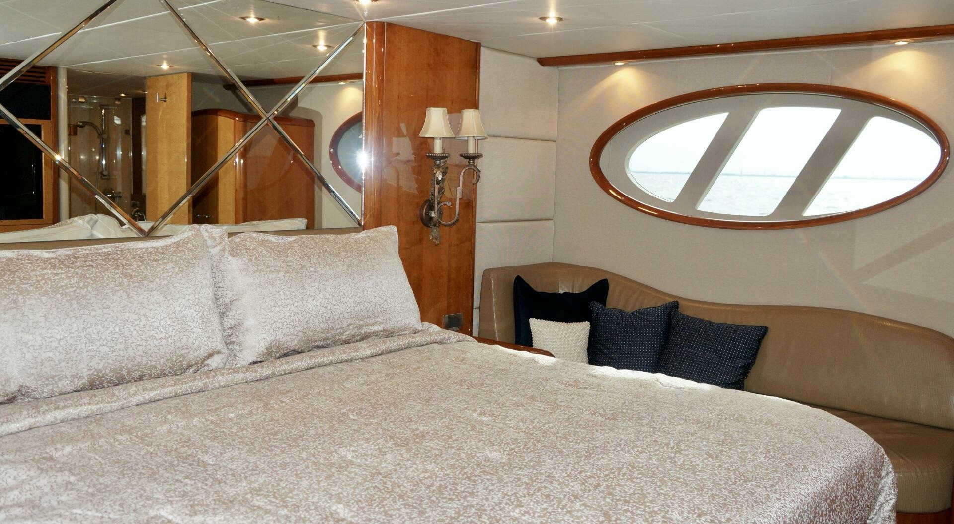 Kathleen 74ft Lazzara Yachts Yacht For Sale