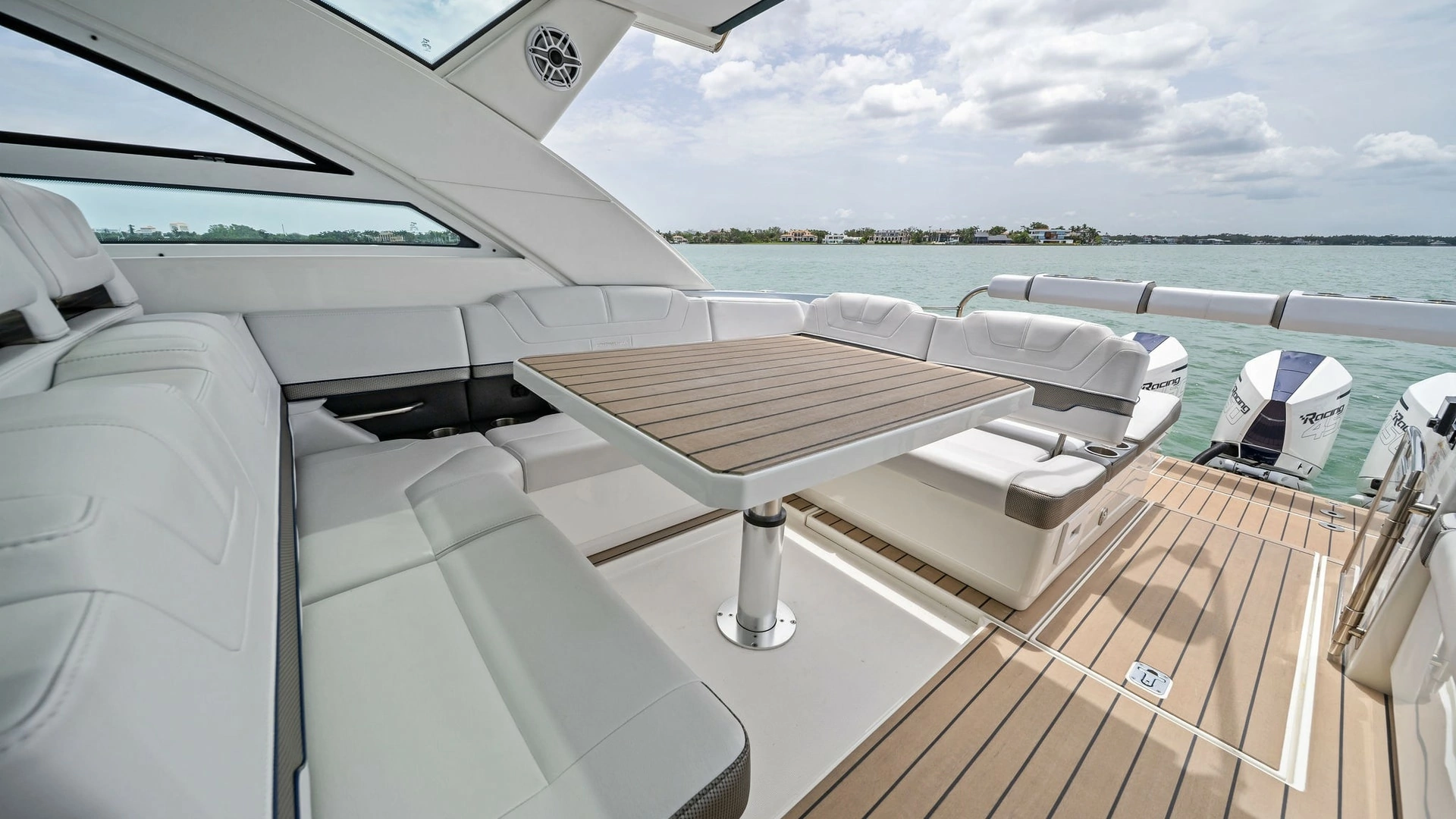 Formula 430 Super Sport Crossover Yacht For Sale