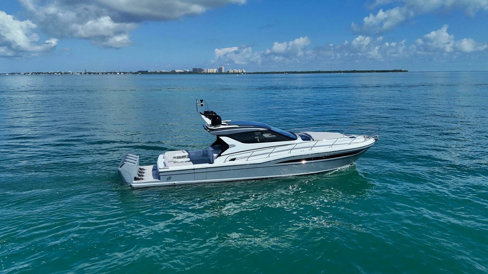 Uniesse HTC5P Yacht For Sale