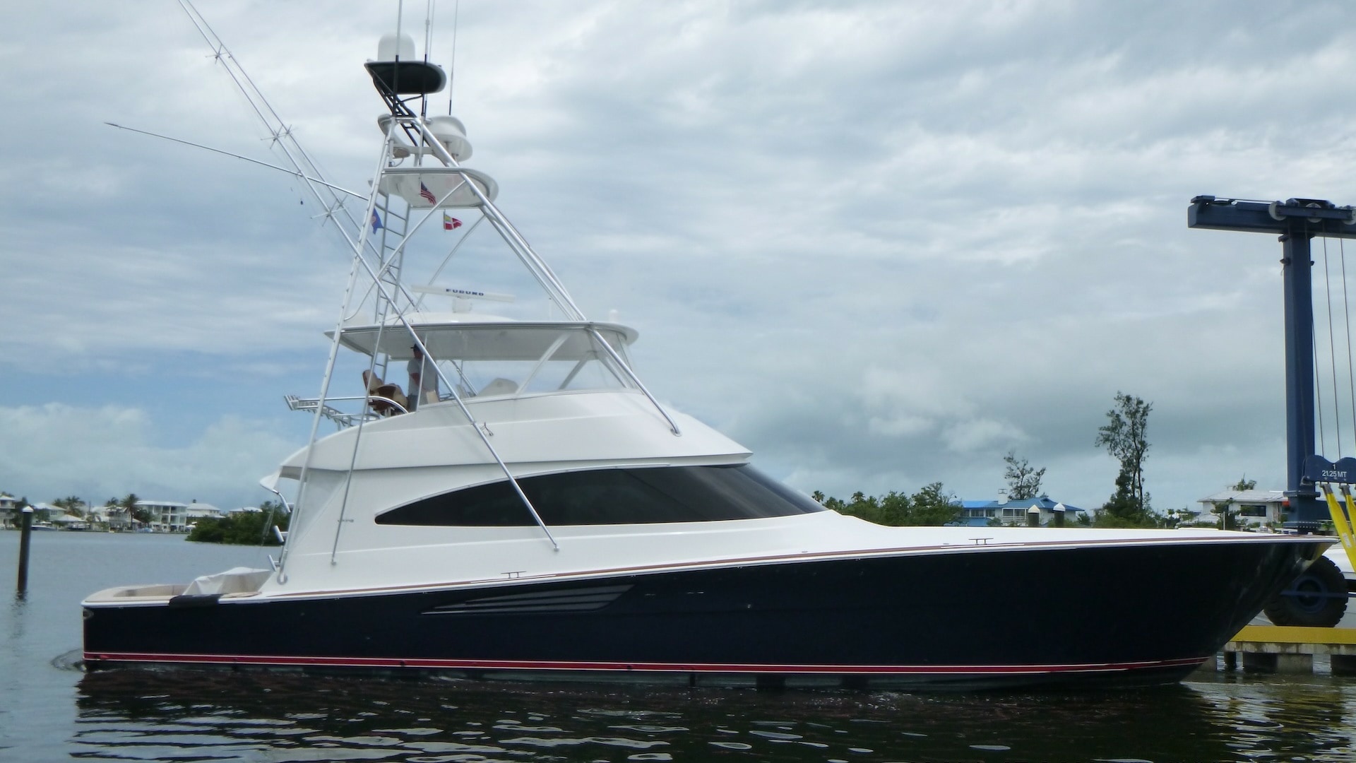 Profile View of Viking 68 Convertible