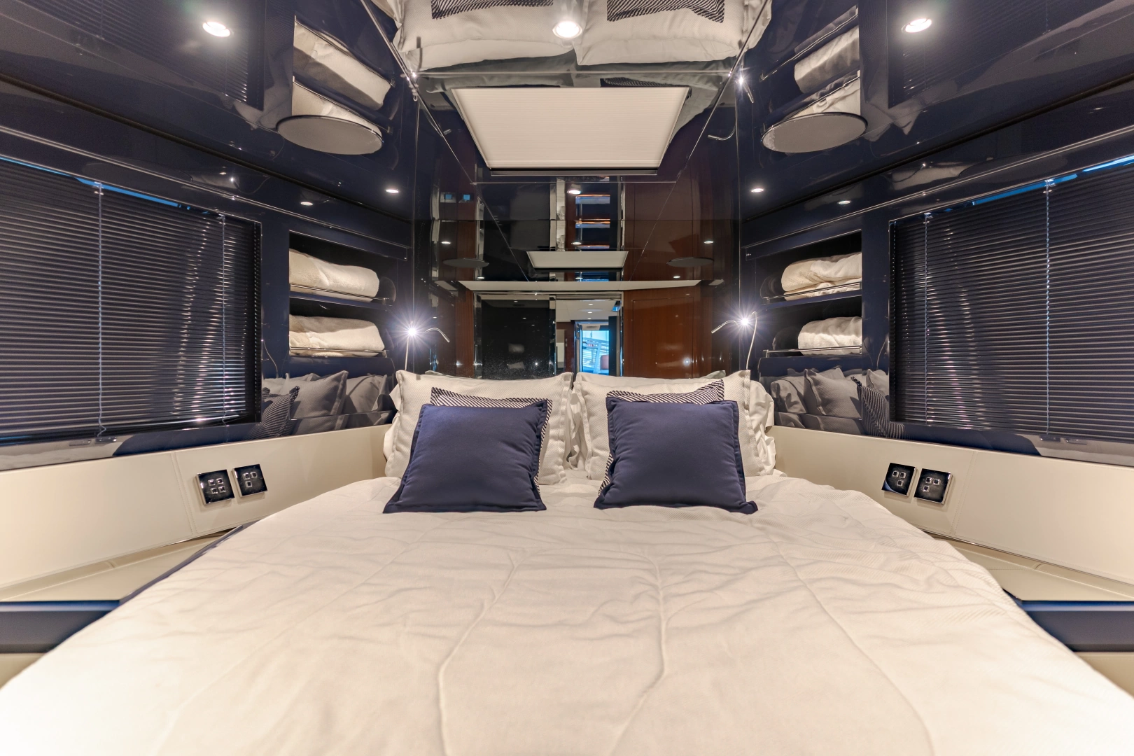 Riva Dolceriva Yacht For Sale