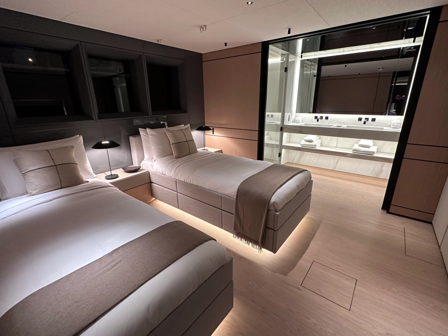 2028 Conrad C144S