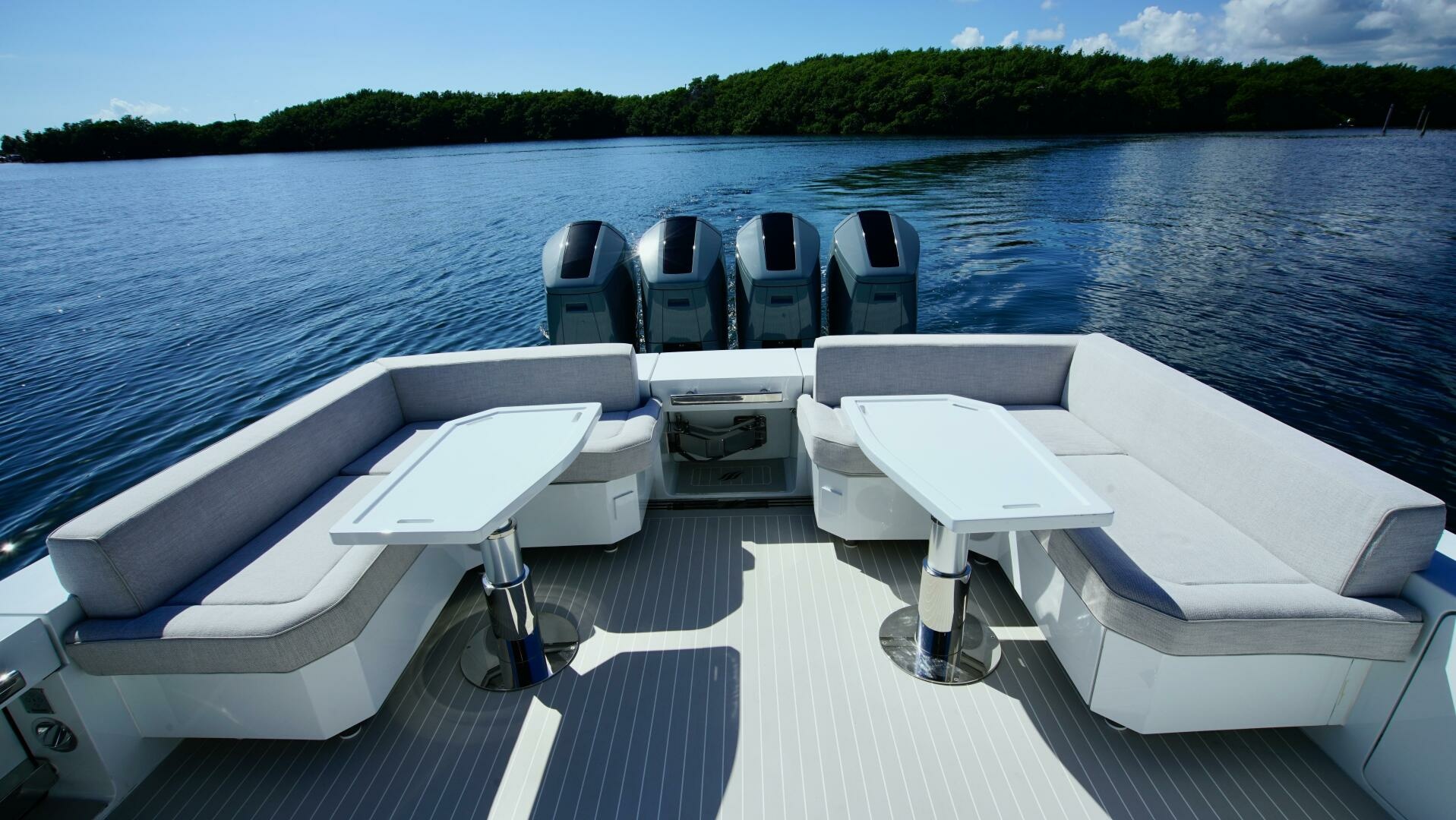 56ft Uniesse Yacht For Sale