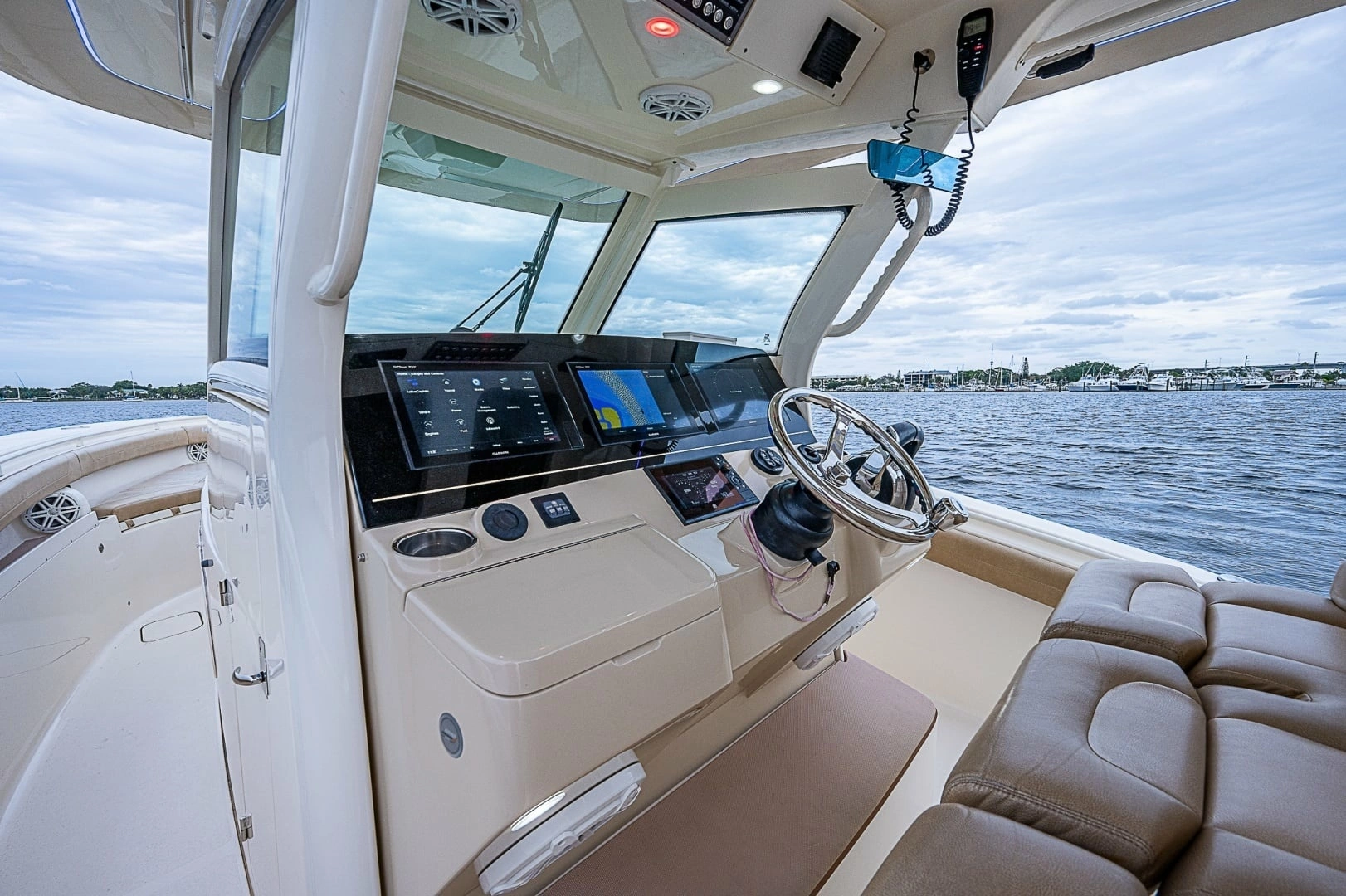 Scout 355 LXF Yacht For Sale