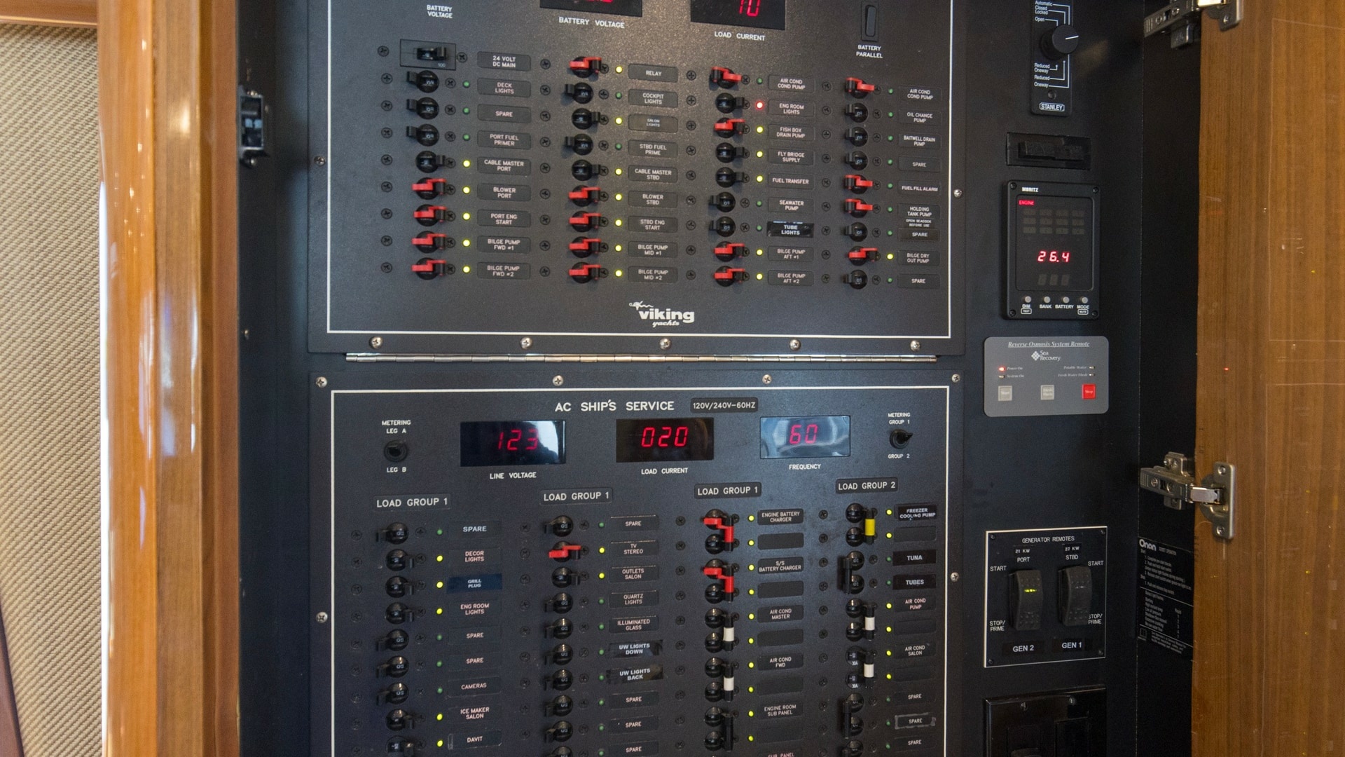 2007 64 Viking Enclosed Bridge Reel Blues Bus Panel