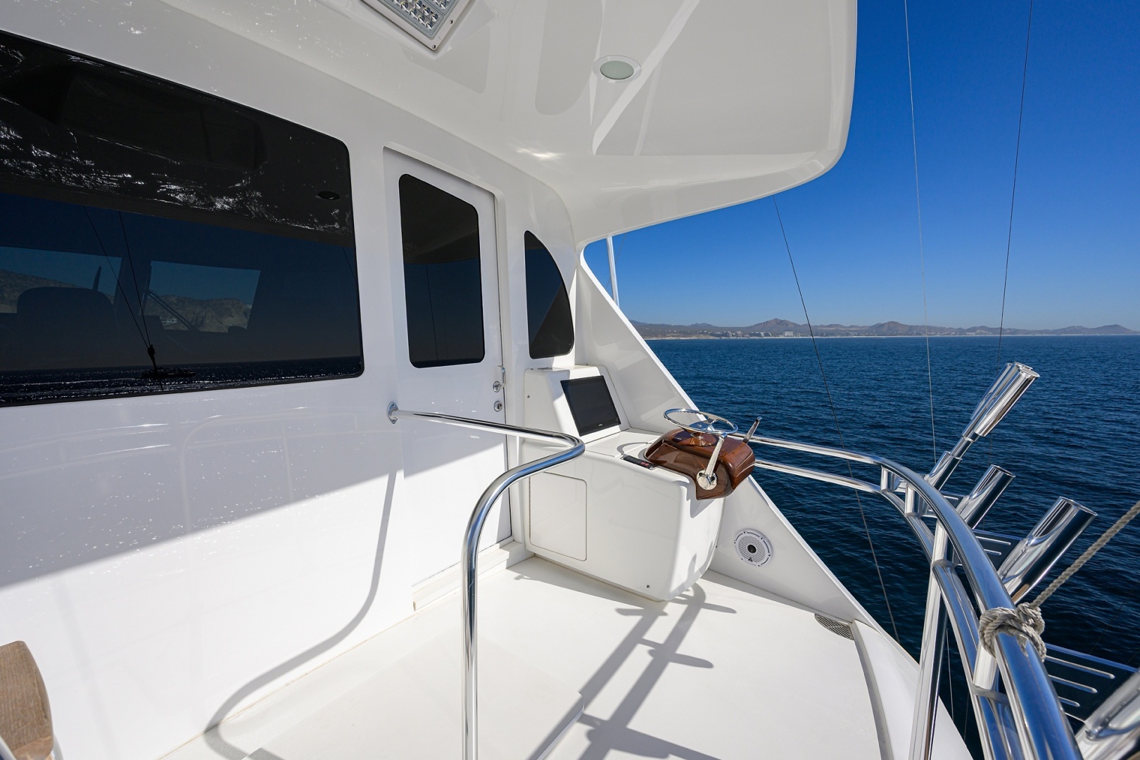 Viking 80 MERCEDES - Enclosed Flybridge Aft Deck