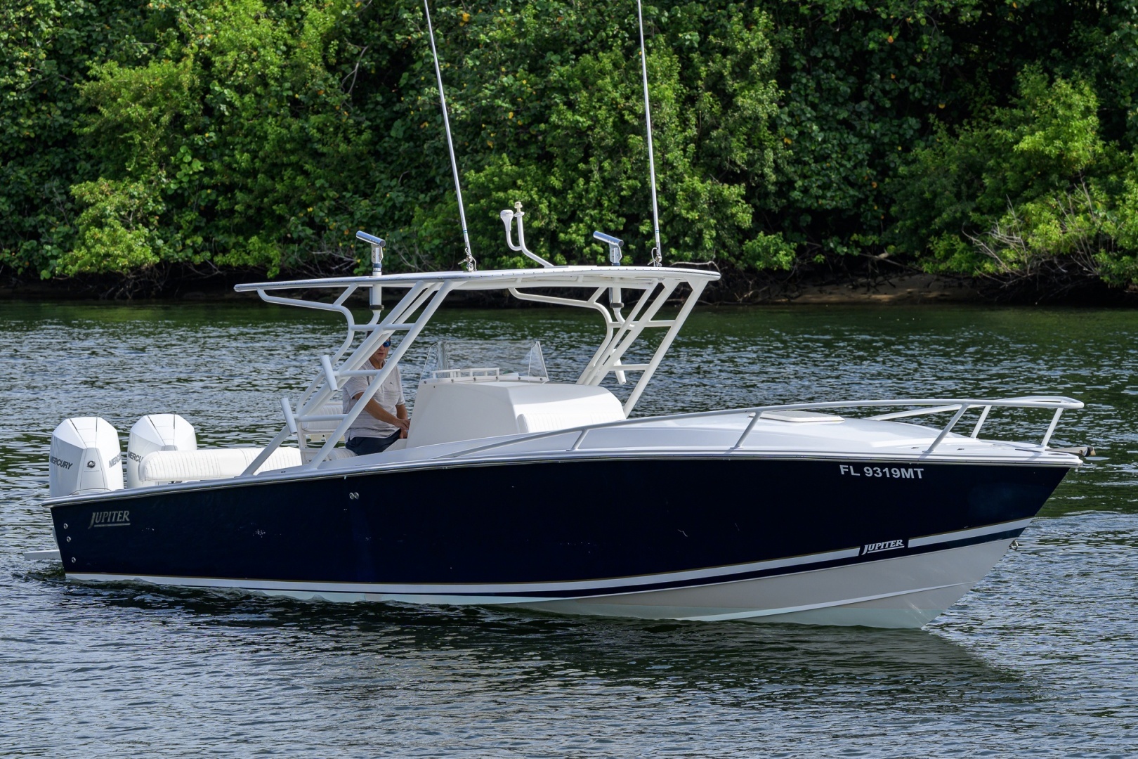31ft Jupiter Yacht For Sale