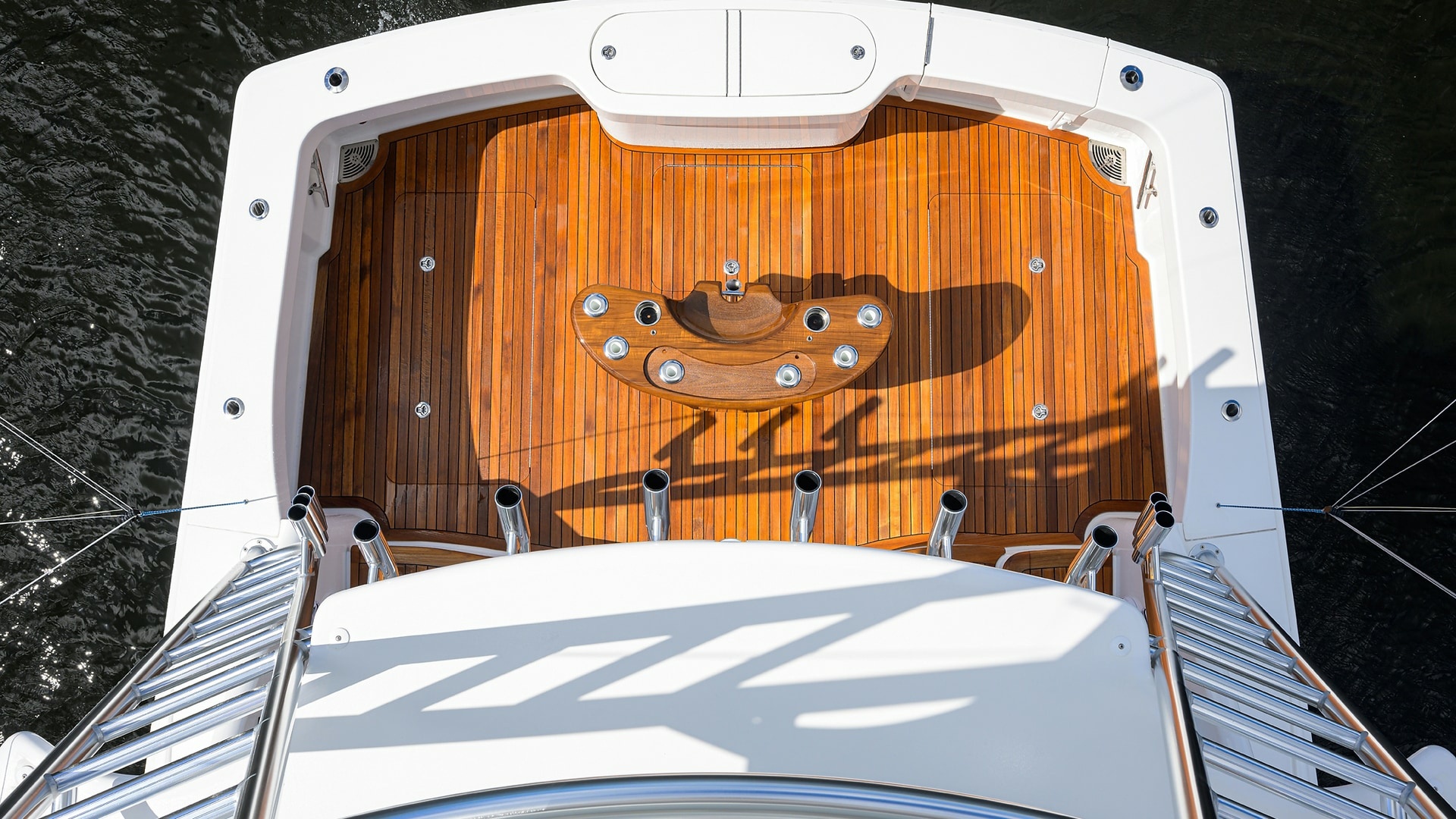 44_viking_reelaxin_cockpit_01