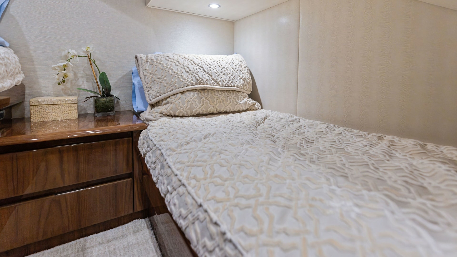 Guest Stateroom with Twin Bed