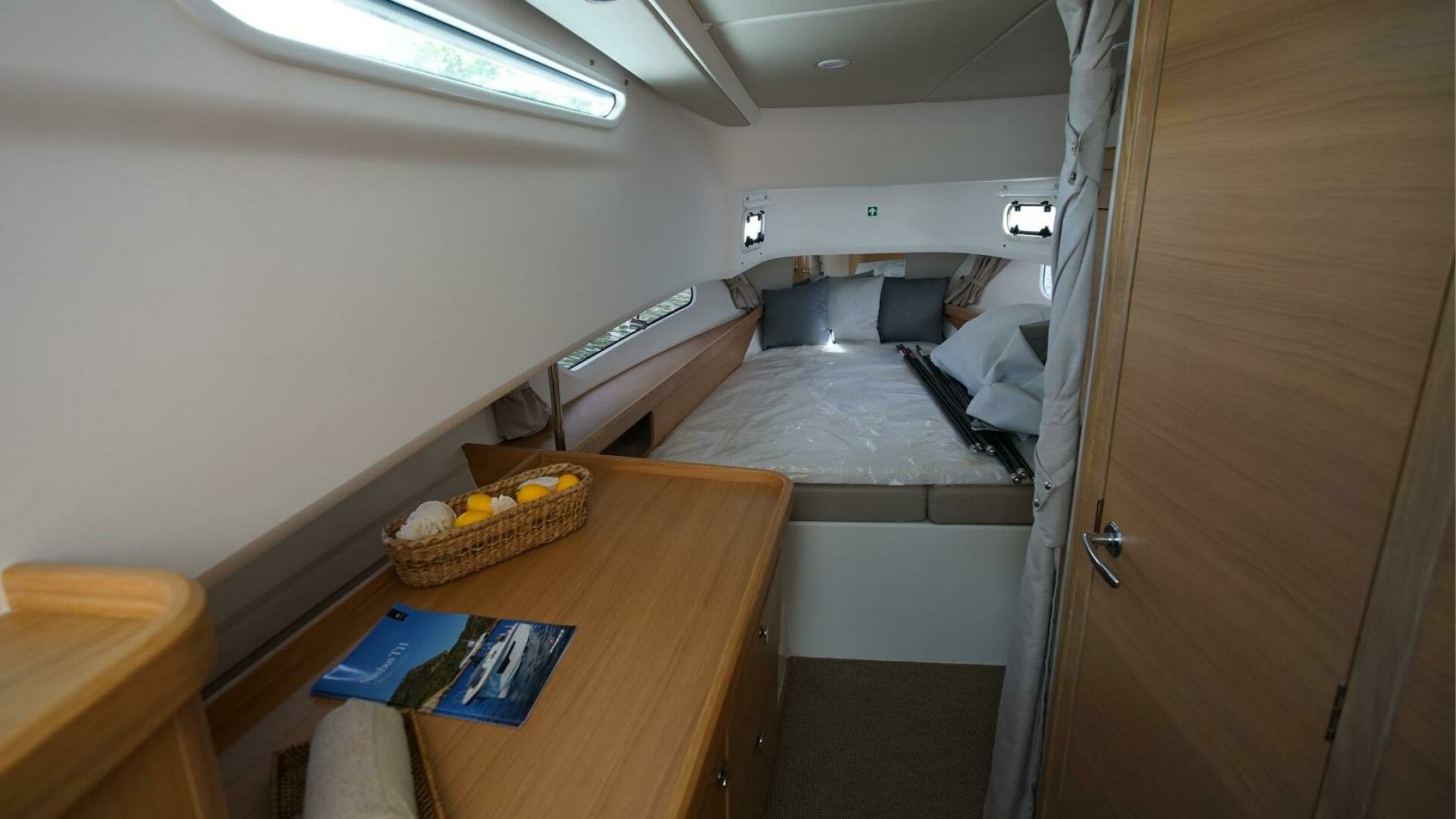 In Stock 2024 Nimbus T11 260 40ft Nimbus Yacht For Sale