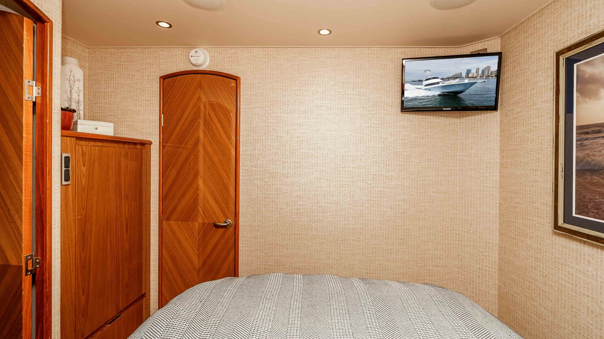 2014 Viking 76 Enclosed Bridge "TRANQUILO" Guest Stateroom