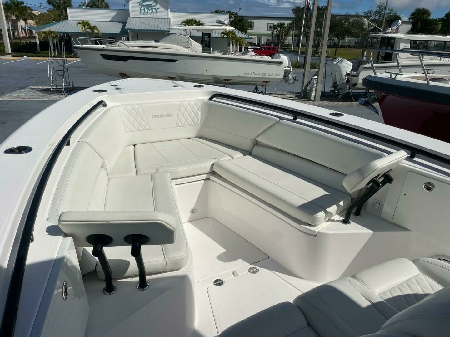 33ft Everglades Yacht For Sale