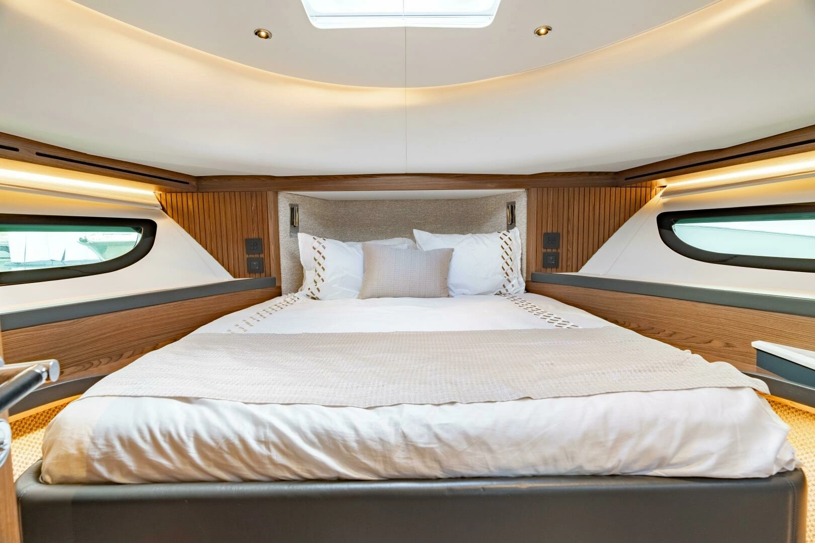 ECLIPSE 505 Shadow Yacht For Sale