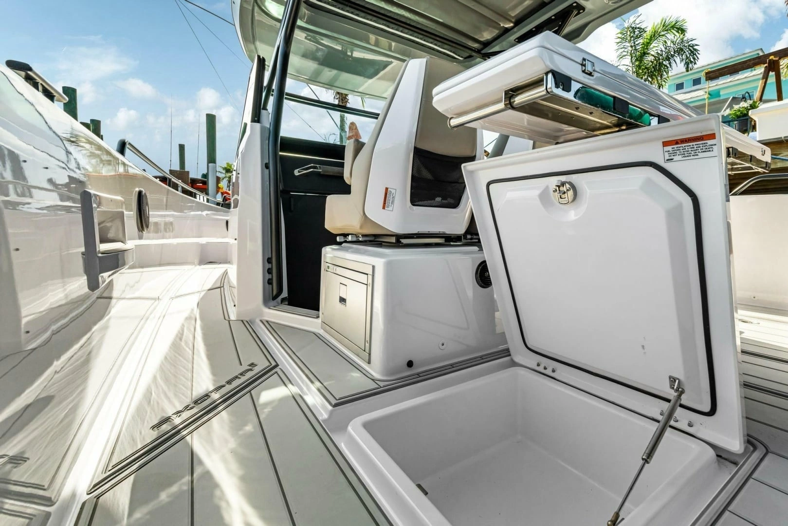 Axopar 37 Suntop Yacht For Sale