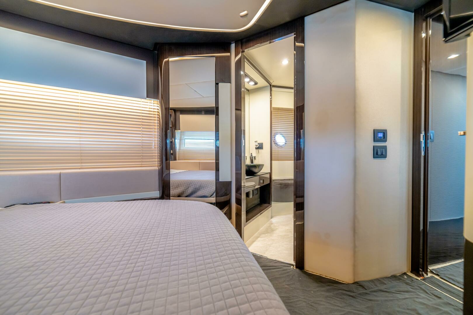Carpe Diem 77ft Azimut Yacht For Sale