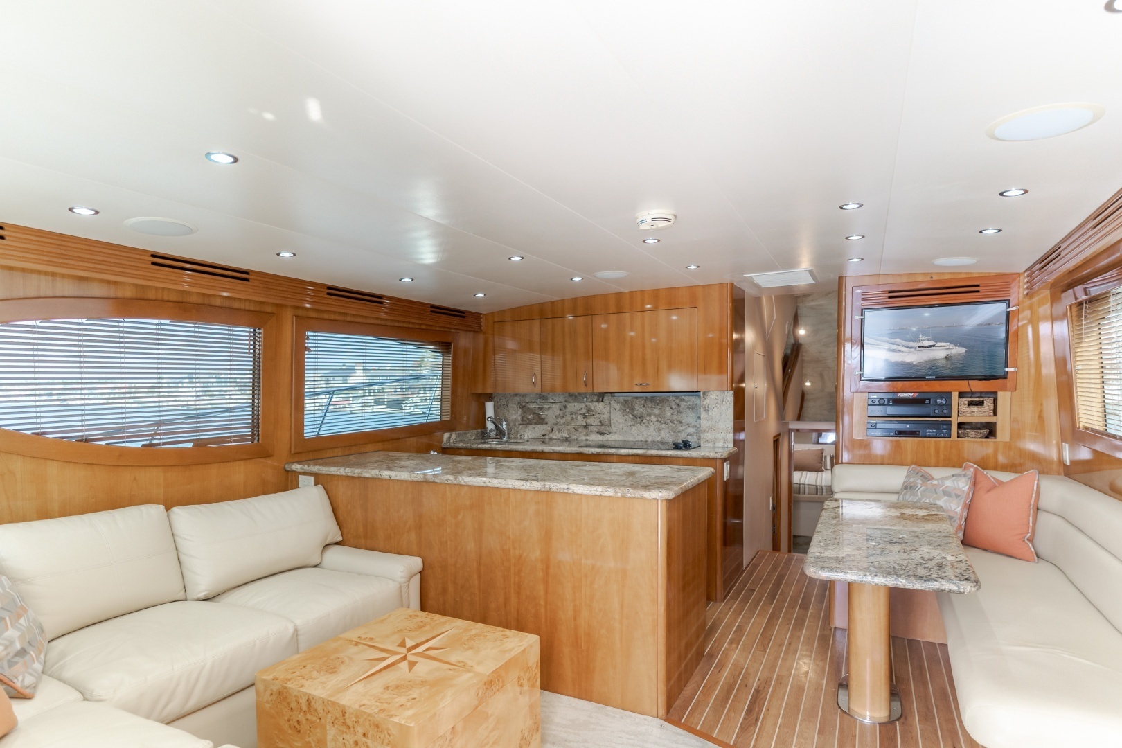 BRAINWAVE 54ft Hatteras Yacht For Sale BRAINWAVE 54ft Hatteras Yacht For Sale