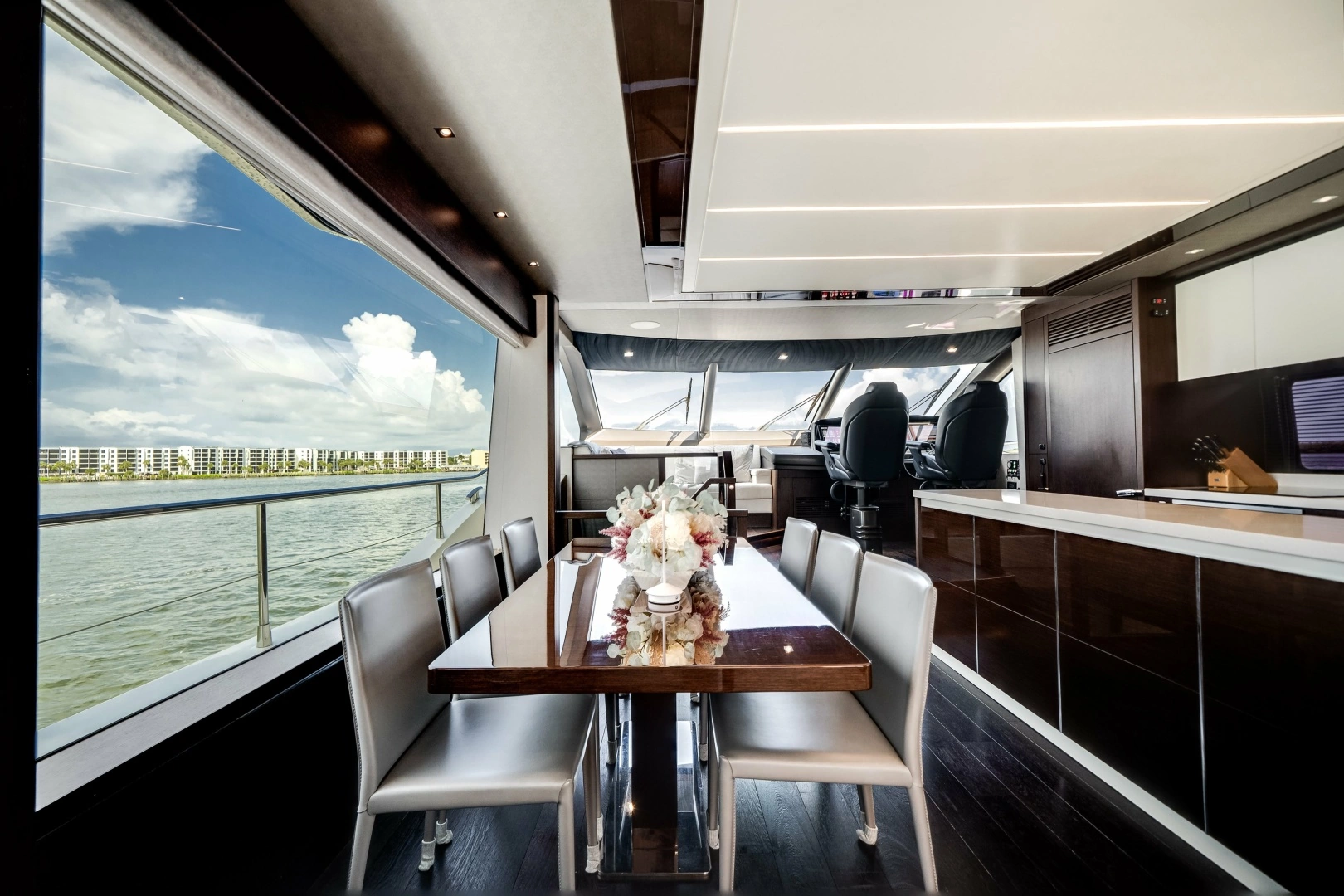 Sunseeker 76 Flybridge Yacht For Sale