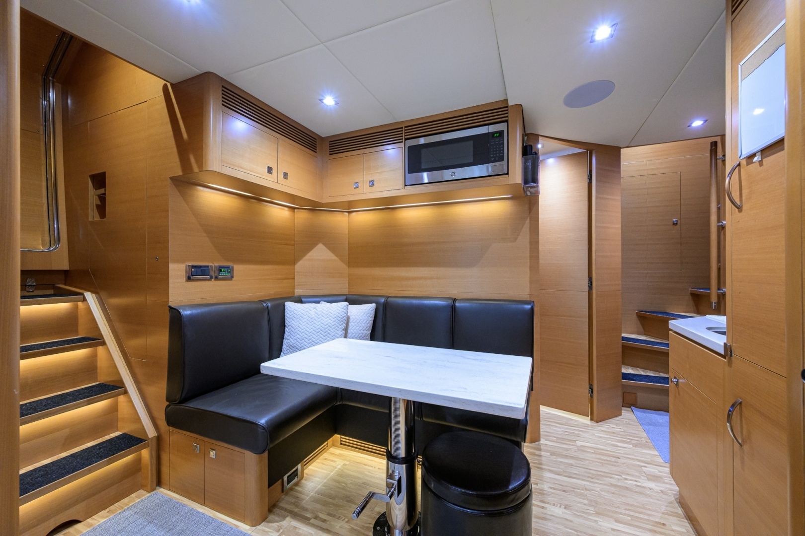 Midnight Moon 85ft Horizon Yacht For Sale