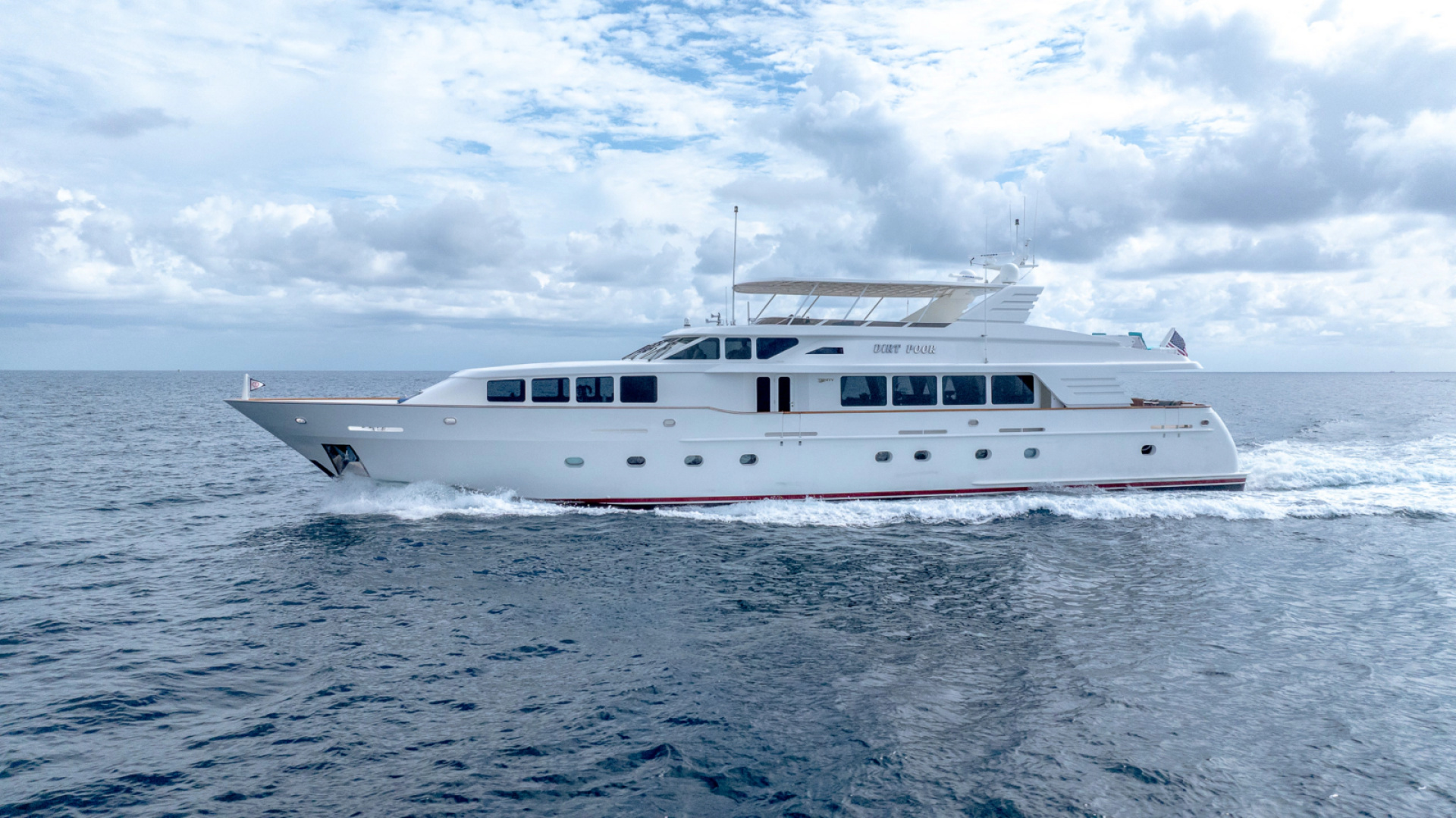 DIRT POOR 118ft Trinity Yachts Yacht For Sale