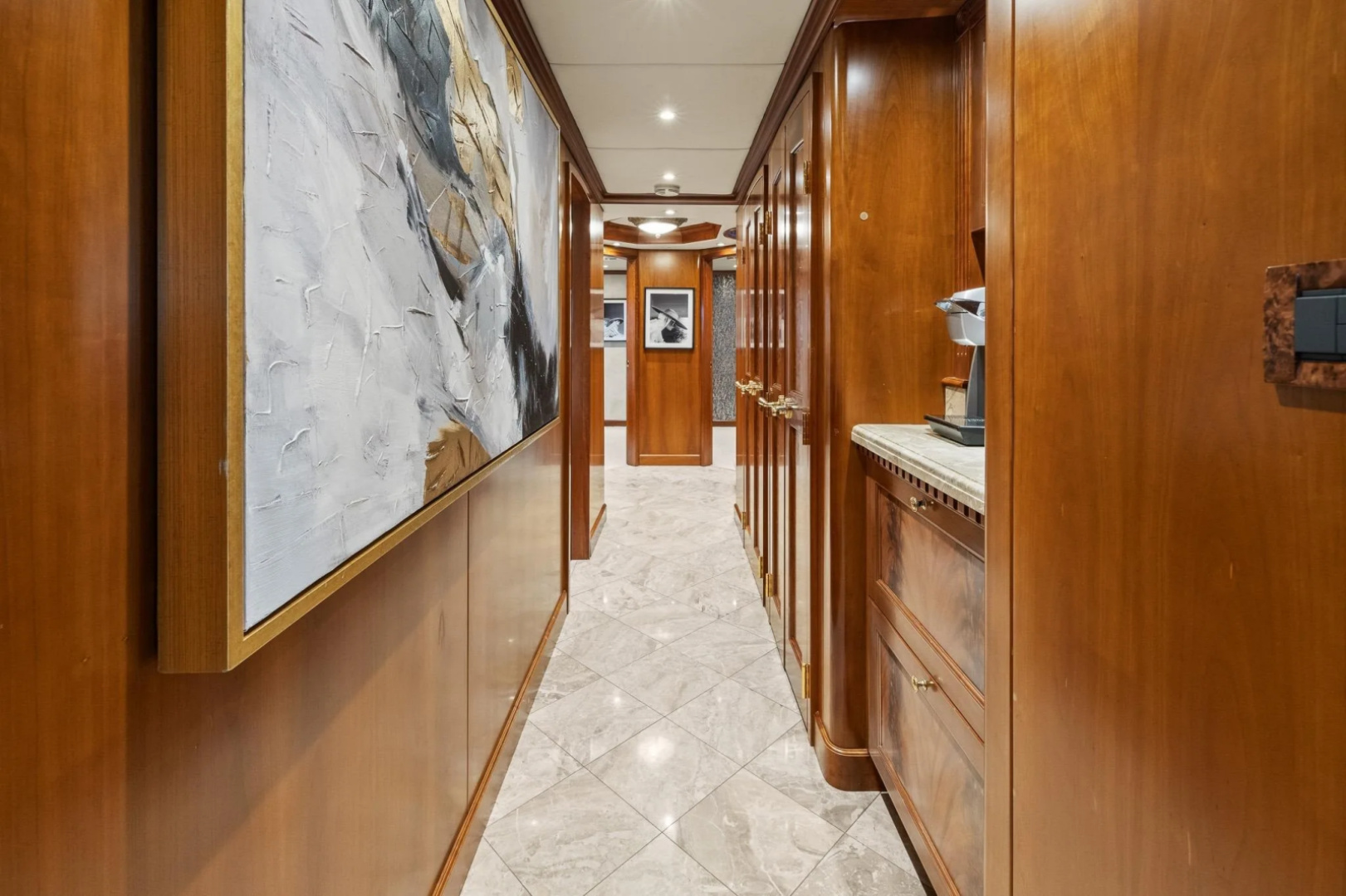 DIRT POOR 118ft Trinity Yachts Yacht For Sale
