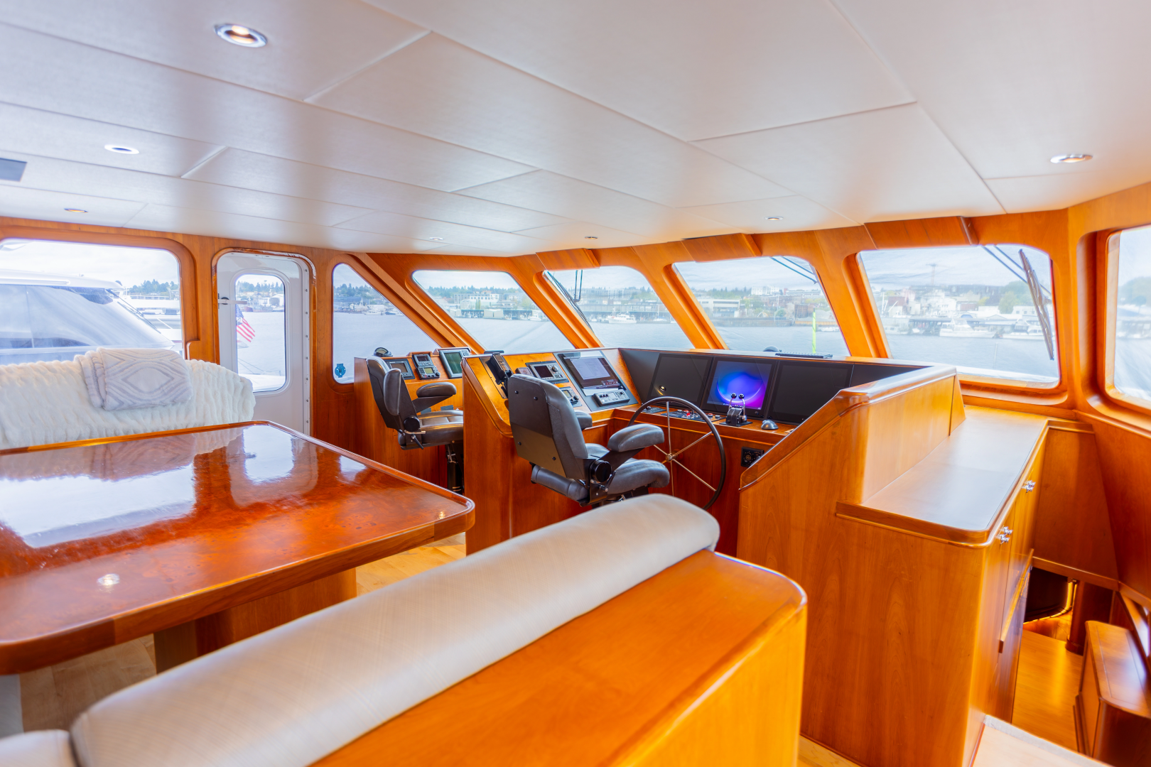 Dozer 98ft Queenship Yacht For Sale