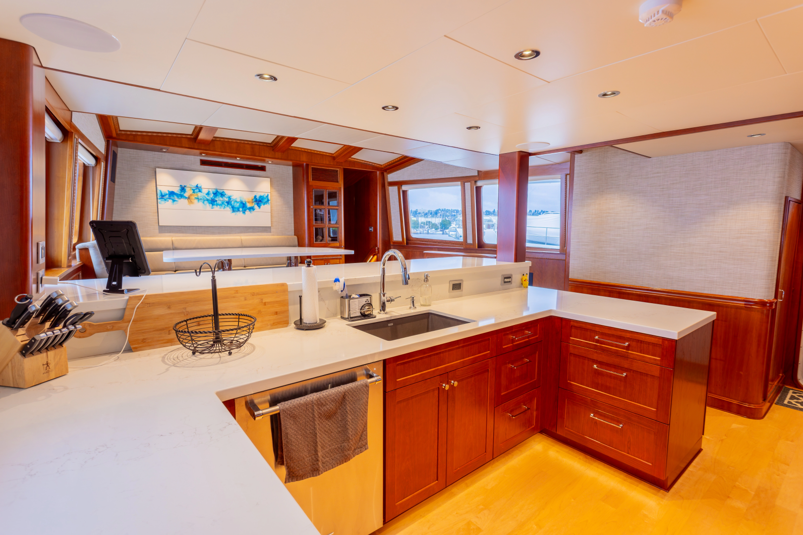 Dozer 98ft Queenship Yacht For Sale