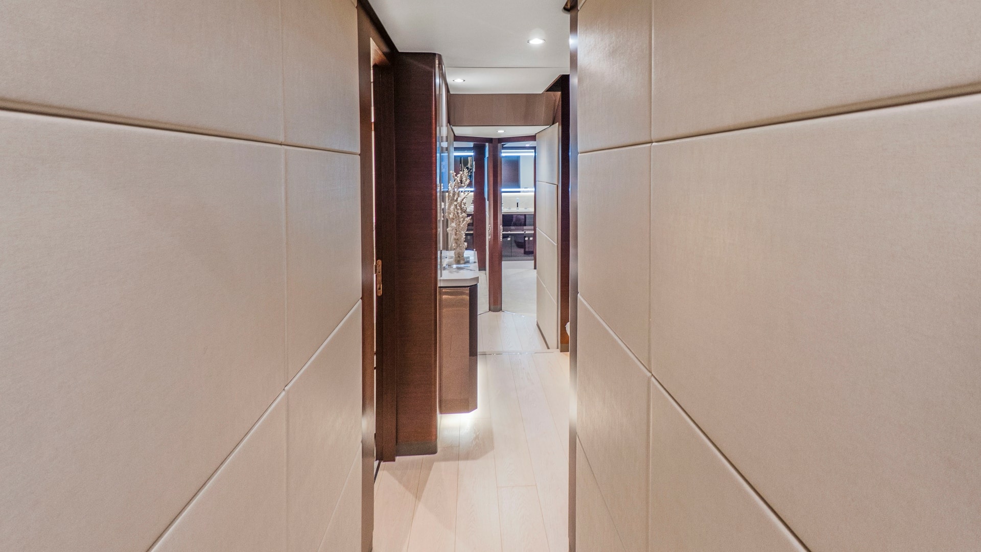 Galati-LONESTAR-Staterooms7
