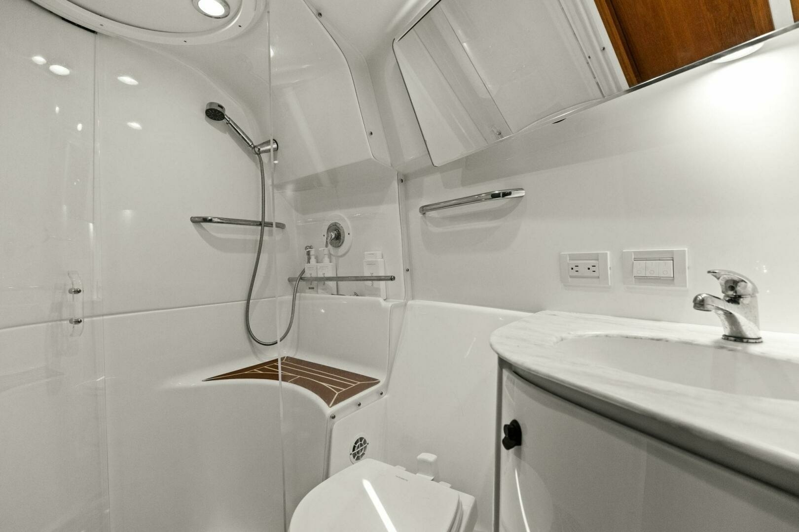 Salty Dach 39ft Tiara Yachts Yacht For Sale