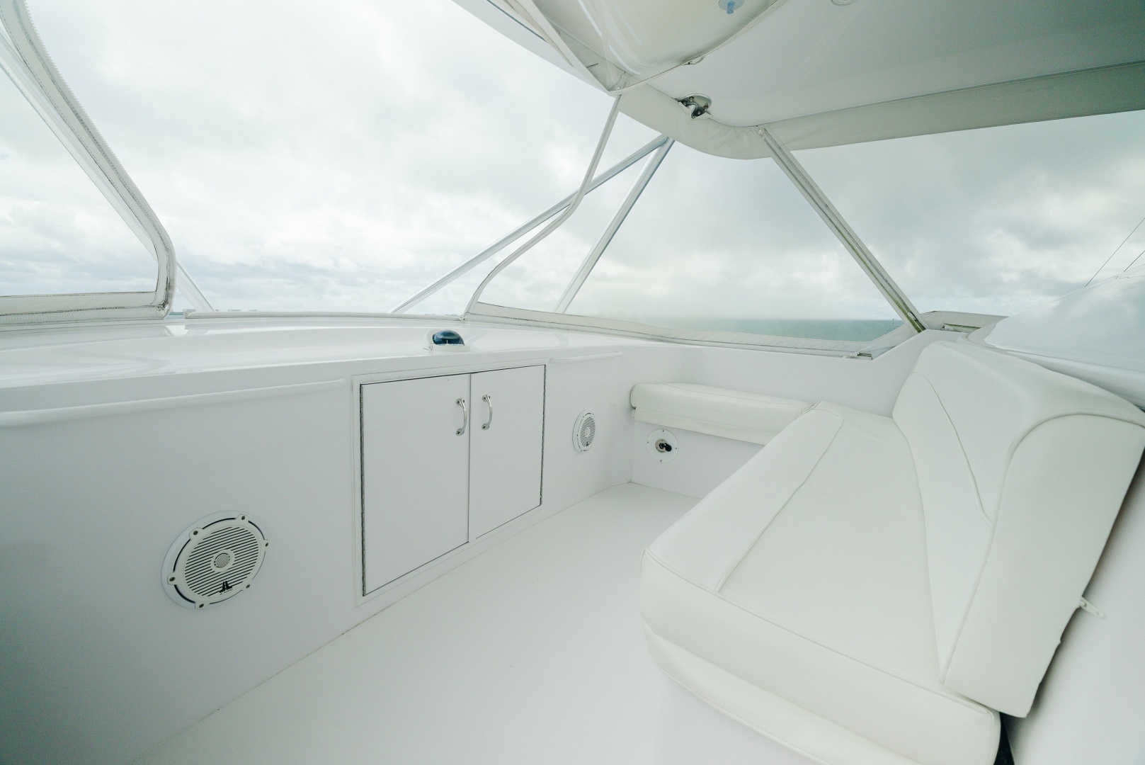 Water s Edge 60ft Hatteras Yacht For Sale Water s Edge 60ft Hatteras Yacht For Sale