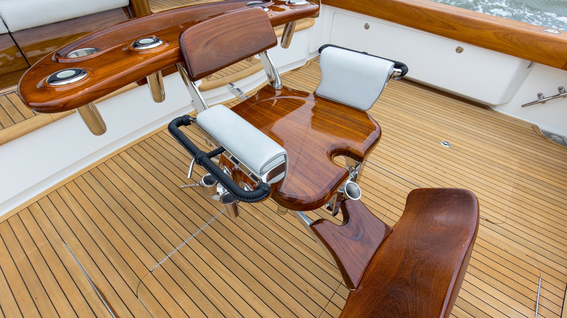 2020 68 Viking Convertible Gunpowder Deck (1)