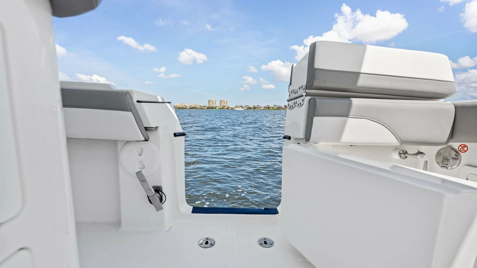 Regulator 31 Yacht For Sale