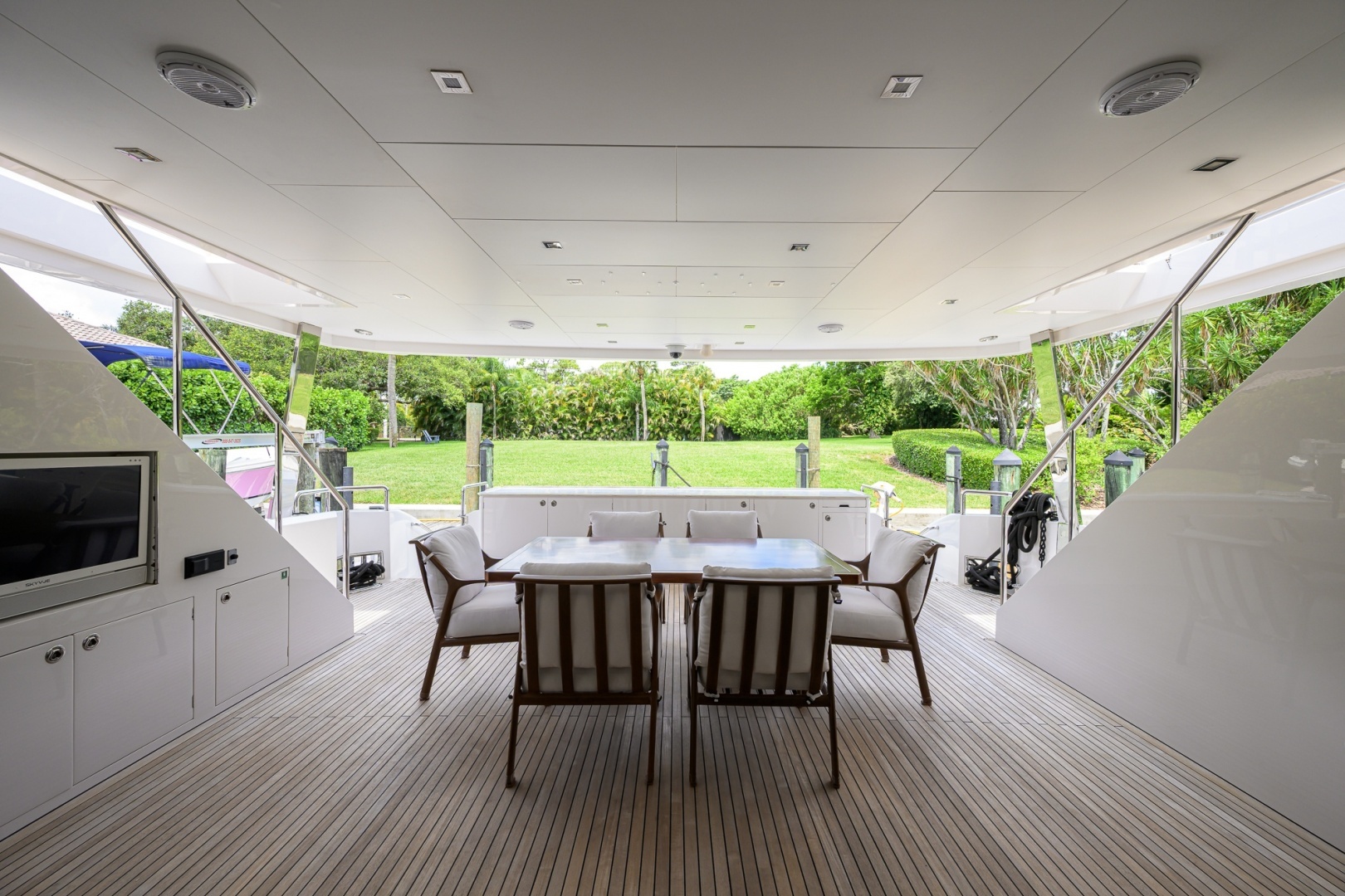 Midnight Moon 85ft Horizon Yacht For Sale