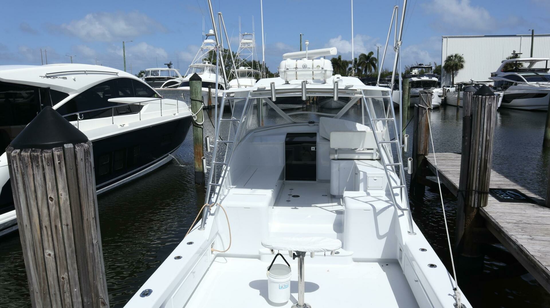2002 Miller Marine 38 Open — photograph 4