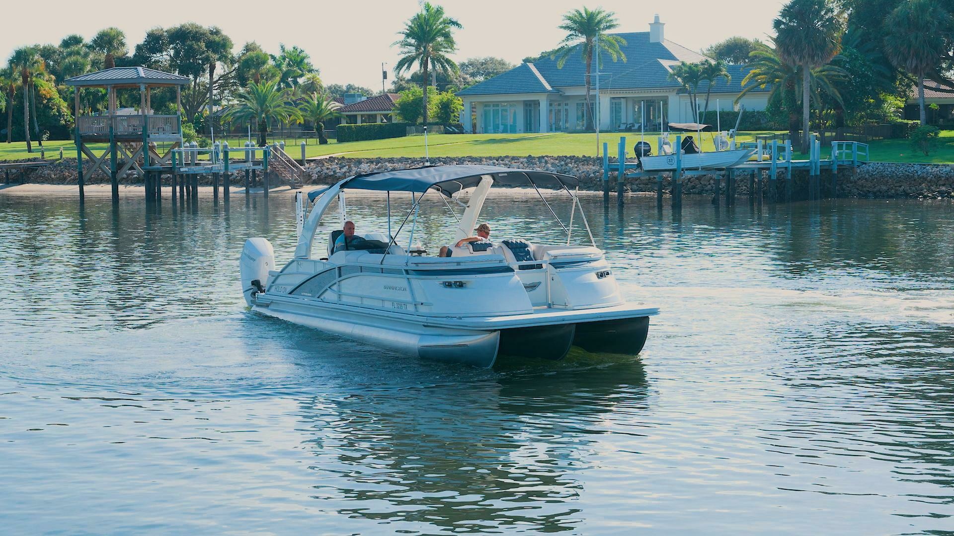 HOLD ON 30ft Bennington Yacht For Sale HOLD ON 30ft Bennington Yacht For Sale