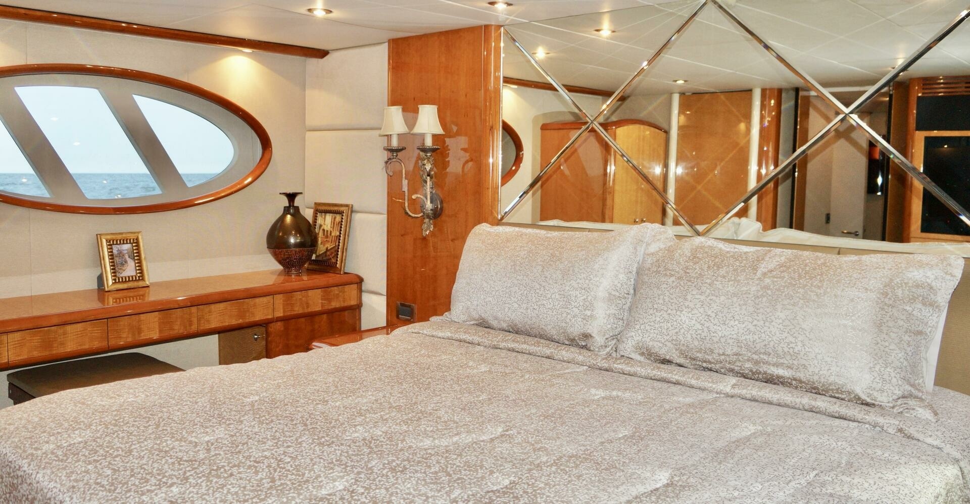 Kathleen 74ft Lazzara Yachts Yacht For Sale