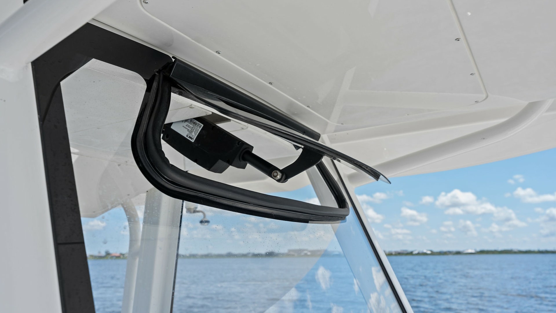 Filthy Animal 31ft Regulator Yacht For Sale