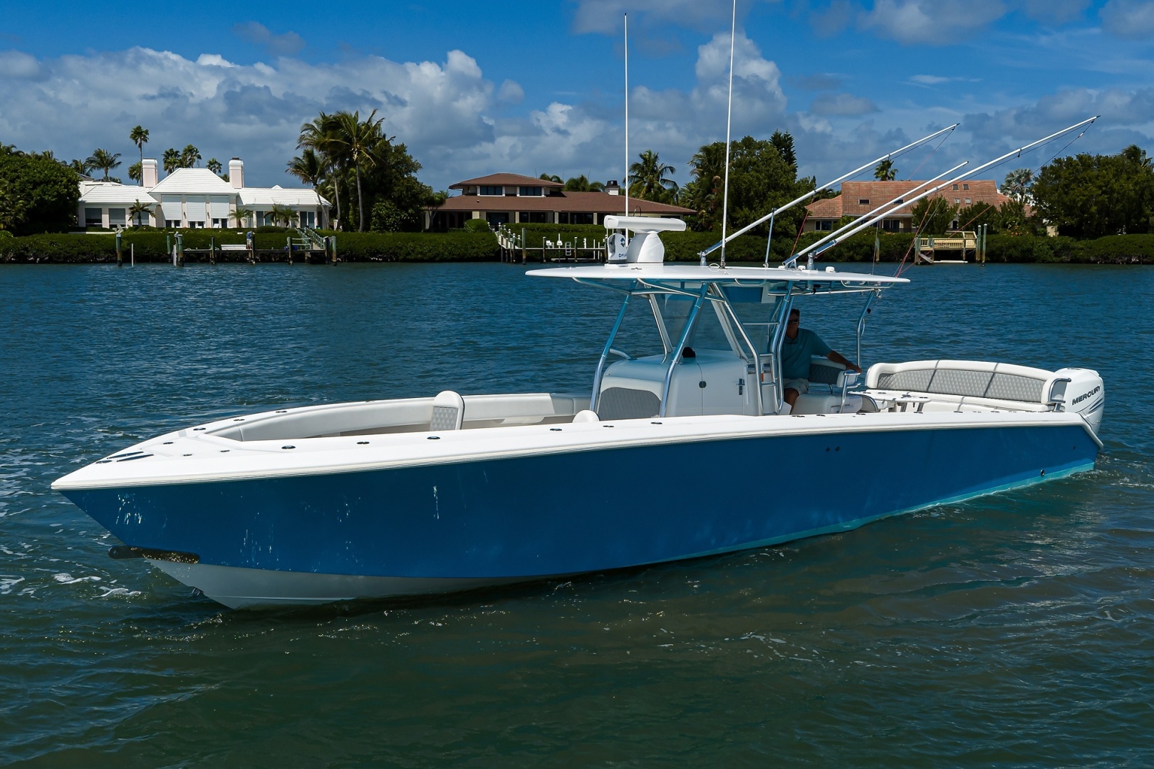 Bahama 41 - Exterior Profile