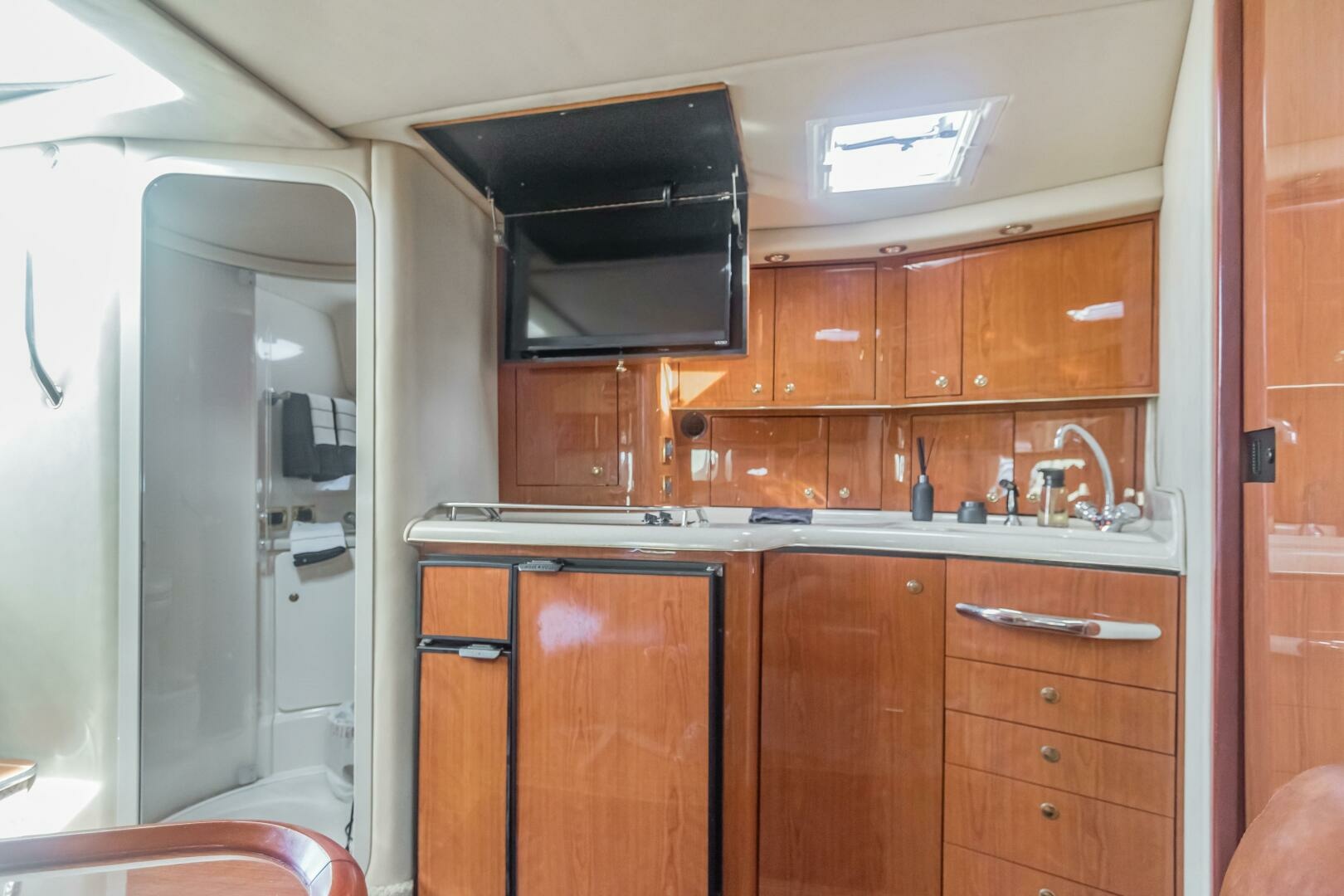 SANDIE LEE 37ft Sea Ray Yacht For Sale